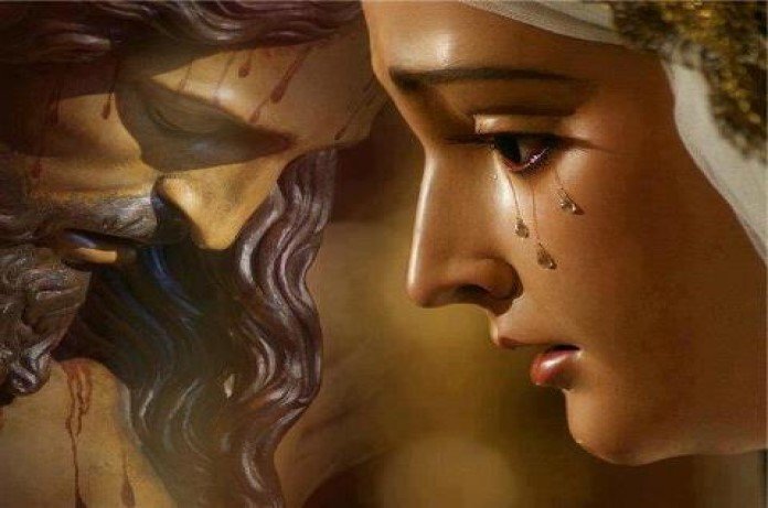 Imagem do sofrimento de Jesus e Maria chorando